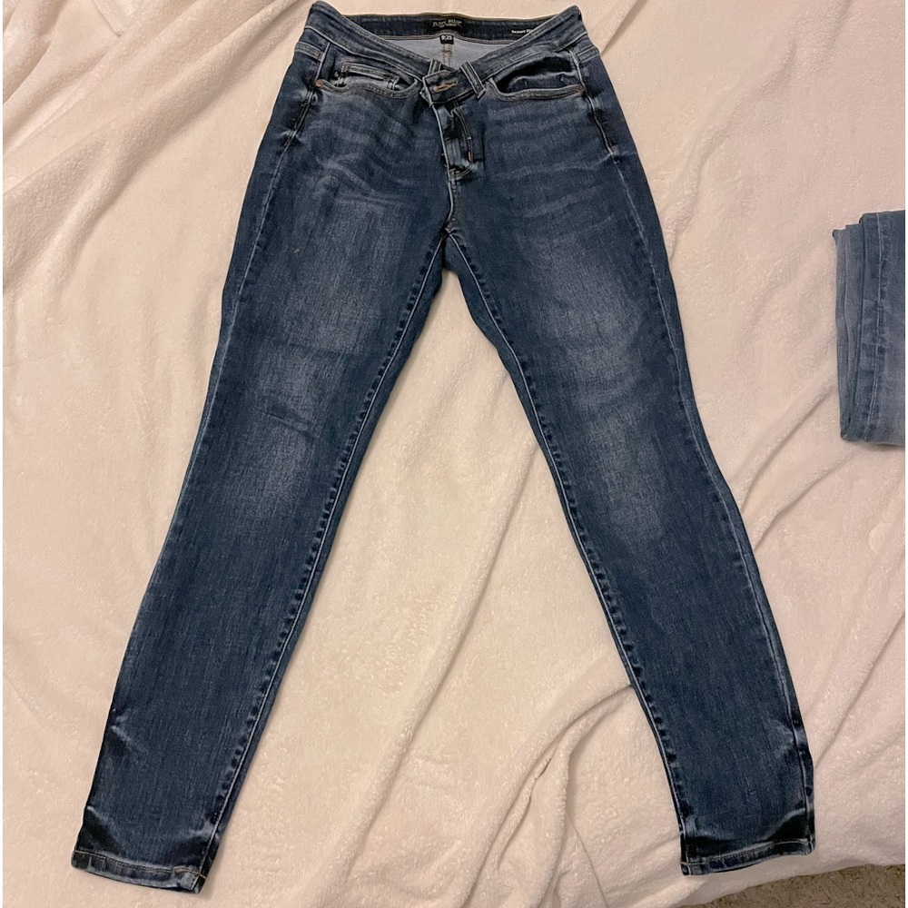 Judy Blue, skinny fit, “eight days a week Jean”, size 9/29 (fits like an 8)
